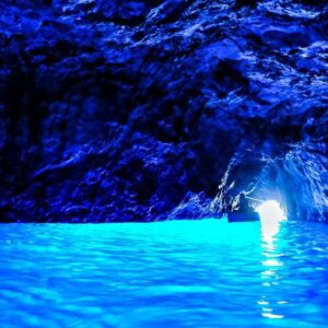 blue grotto capri, boat experience