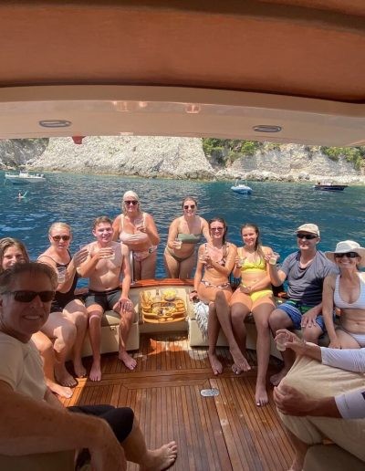 gruppo di undici amici in barca privata, Ischia